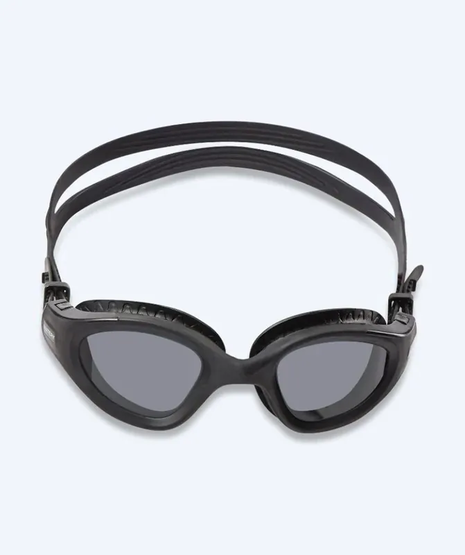 Watery Schwimmbrille für Freizeitschwimmer - Kelvin Active - Schwarz (Smoke Scheiben) Bestseller