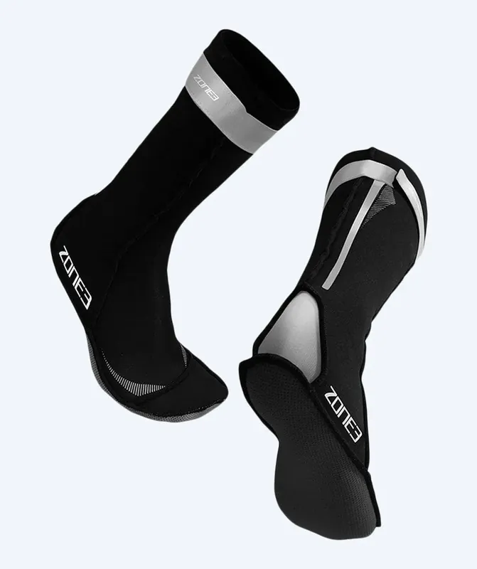 ZONE3 Neoprensocken für Freiwasser - (2mm) - Schwarz/Silber Sale