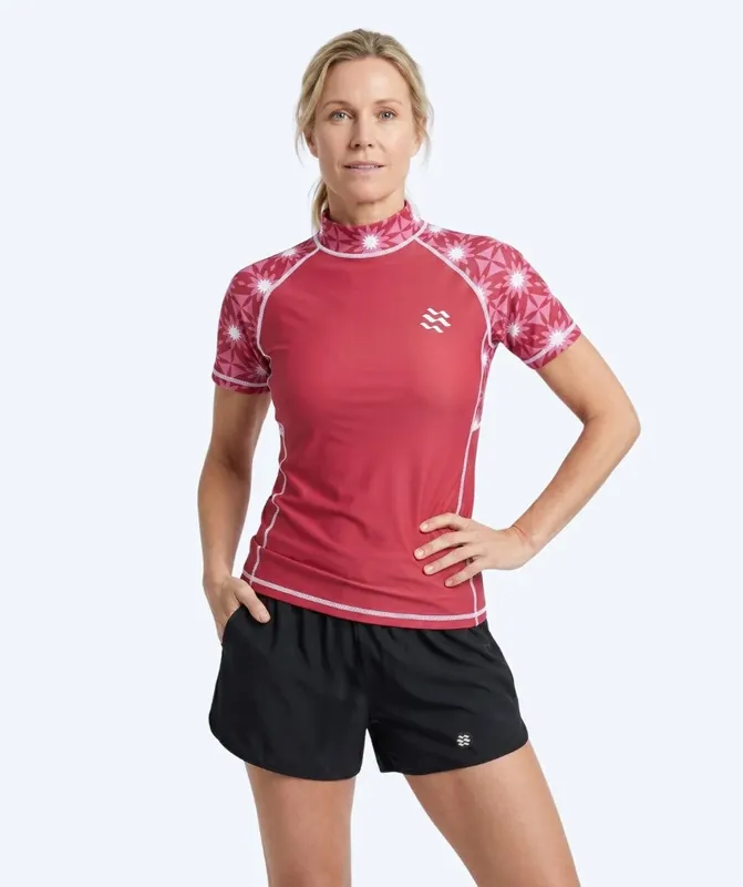 Abverkauf Watery UV Shirt für Damen - Aiko Kurzarm Rashguard - Rosa/Dunkelrot